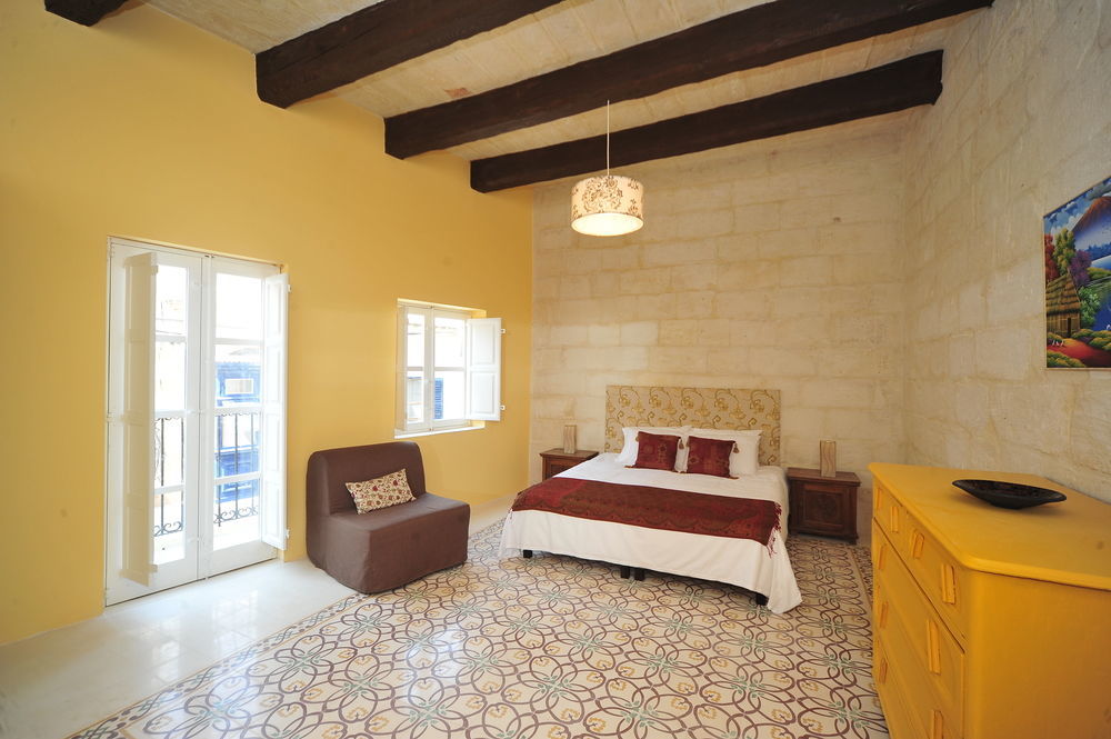 The Stonehouse Bed and Breakfast Saint Julian's Εξωτερικό φωτογραφία