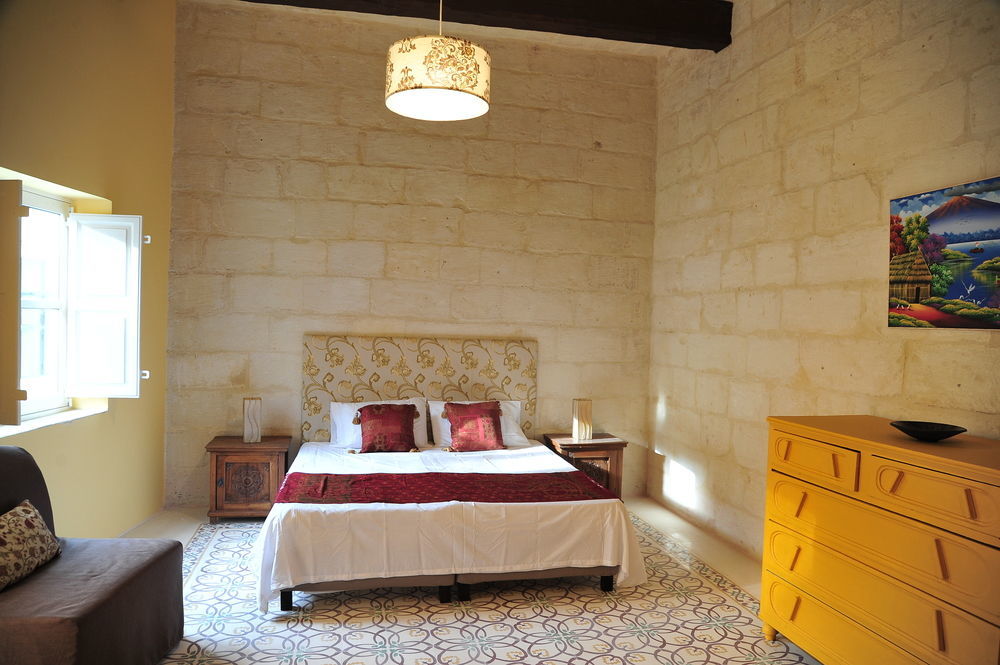 The Stonehouse Bed and Breakfast Saint Julian's Εξωτερικό φωτογραφία