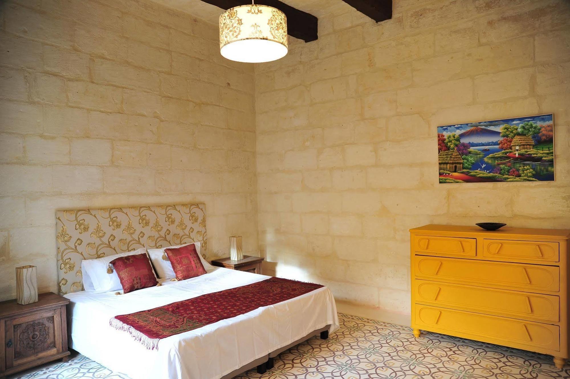 The Stonehouse Bed and Breakfast Saint Julian's Εξωτερικό φωτογραφία